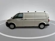 Volkswagen Bedrijfswagens Transporter 2.0TDi 110pk L2H1 30 · Achteruitrijcamera · Trekhaak · Stoelverwarming · Standkachel · Apple Carplay / Android Auto · Dakdragers ·