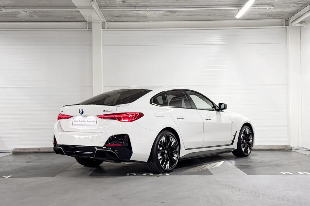 BMW i4 M60