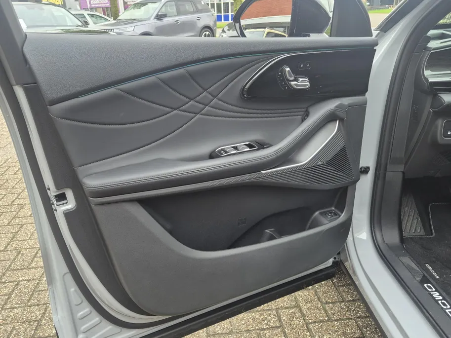 Omoda 9 9 PHEV Premium Panoramadak - 1100KM Bereik