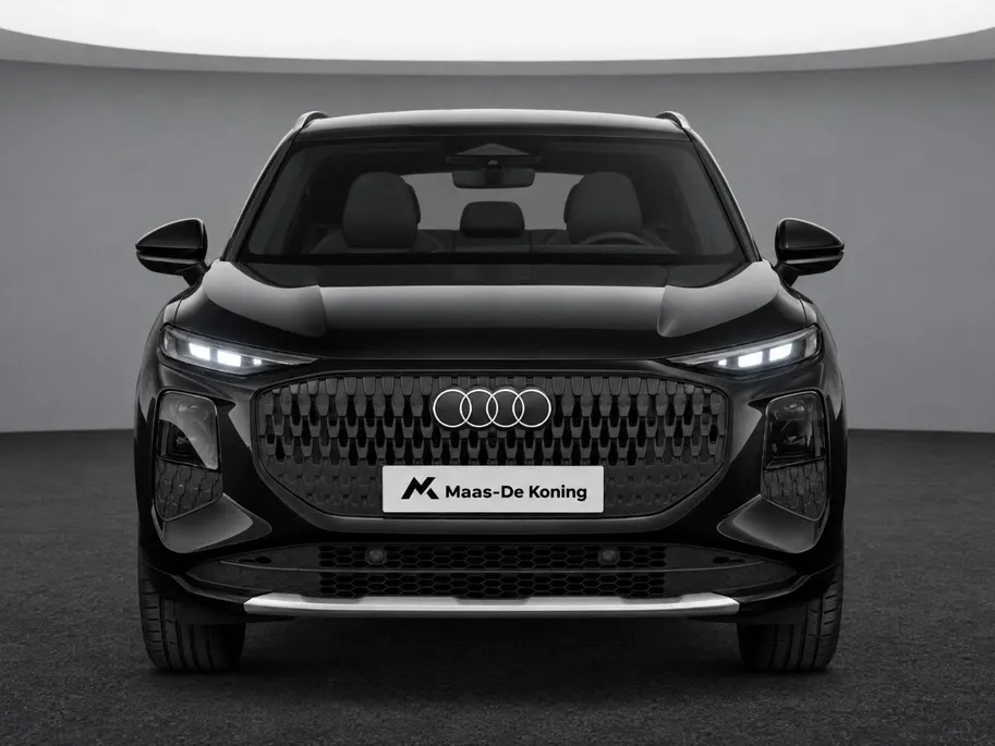 Audi Q3 e-hybrid Advanced edition 272 PK · Trekhaak elek. wegklapbaar · Stuurwiel verwarmd · Lichtmetalen 18'' inch velgen