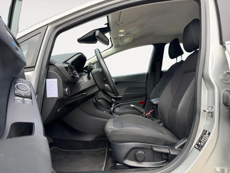 Ford Fiesta 1.0 EcoBoost Titanium |Apple Carplay/Android Auto| Trekhaak| Voorrutverwarming| 12 maanden Bovag garantie|