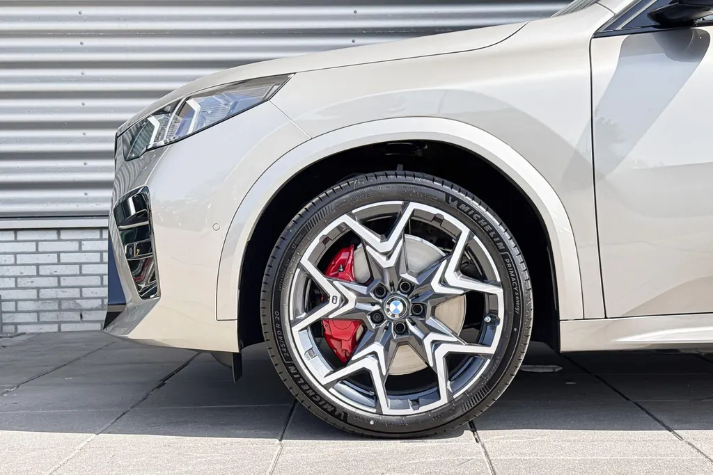 BMW iX2 eDrive20 67 kWh M Sport Edition