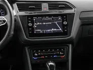 Volkswagen Tiguan 1.4 TSI eHybrid 245pk DSG R-Line Business · Camera · Dodehoeksensor · Stuur- & Stoelverwarming · Matrix LED · Keyless · 19'Velgen ·
