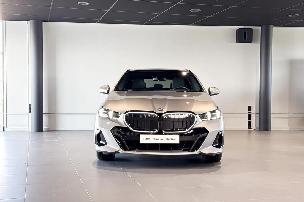 BMW 5 Serie Touring 550e xDrive