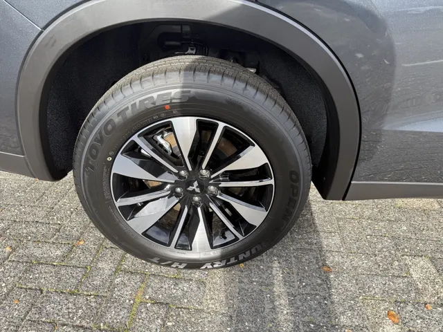Mitsubishi Outlander 2.4 PHEV Pure