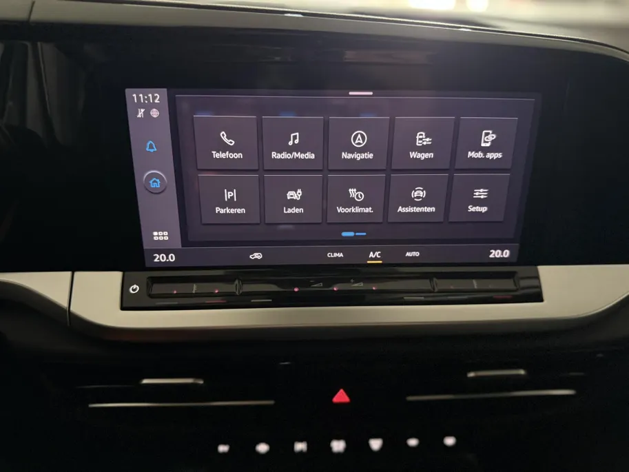 Ford Transit Connect 1.5 EcoBoost PHEV L2 Limited met o.a. een achteruitrijcamera, adaptieve cruise control, dodehoekdetectie en een trekhaak