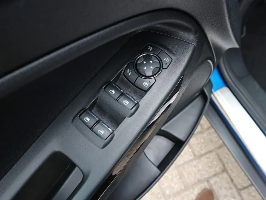 Ford EcoSport 1.0 EcoBoost Titanium NAV, Winter-, Parking-, Design Pack & Camera
