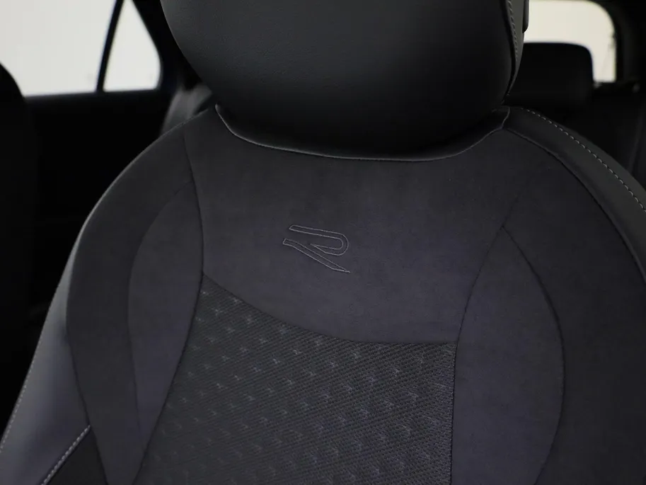 Volkswagen T-Roc 1.5eTsi/150PK R Line First Edition Black Style DSG · Navigatie · 360°Camera + Parkeersensoren · Stoel- & stuurverwarming · Garantie t/m 28-11-2027 · EXTRA INRUILKORTING
