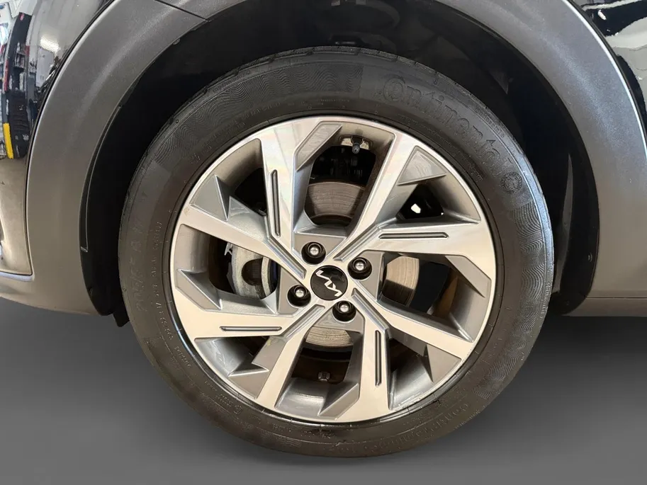 Kia Stonic 1.0 T-GDi MHEV GT-PlusLine Meest luxe uitvoering | 1e Eigenaar | Panorama dak | Dealer onderhouden | Cruise Control Adaptief | Carplay | Metallic lak | Fabrieksgarantie t/m 10-5-2030 + 3x 1 jaar* | NAP