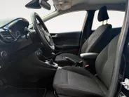 Ford Fiesta 1.0 EcoBoost Hybrid Titanium | Winter Pakket | Apple Carplay & Android Auto | Parkeersensoren achter | Climate Control |