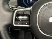 Kia Sorento 1.6 T-GDi Plug-in Hybrid 4WD DynamicPlusLine 7p | Apple Carplay / Android Auto | Navigatiesysteem | Licht + Regensensor | Stoel + Stuurverwarming | Elektrisch Verstelbare Bestuurdersstoel | Elektrisch Bedienbaar Schuif / Kanteldak | Elektrisch bedienbare 
