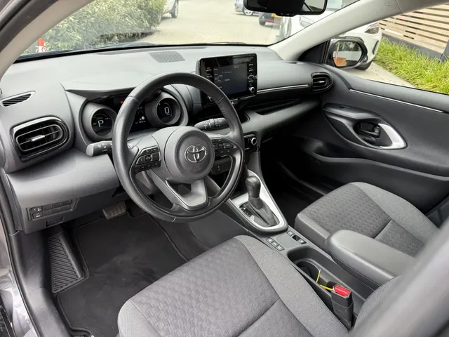 Toyota Yaris 1.5 Hyb. Dynamic | Stoelverwarm. | Allseason | Carplay |