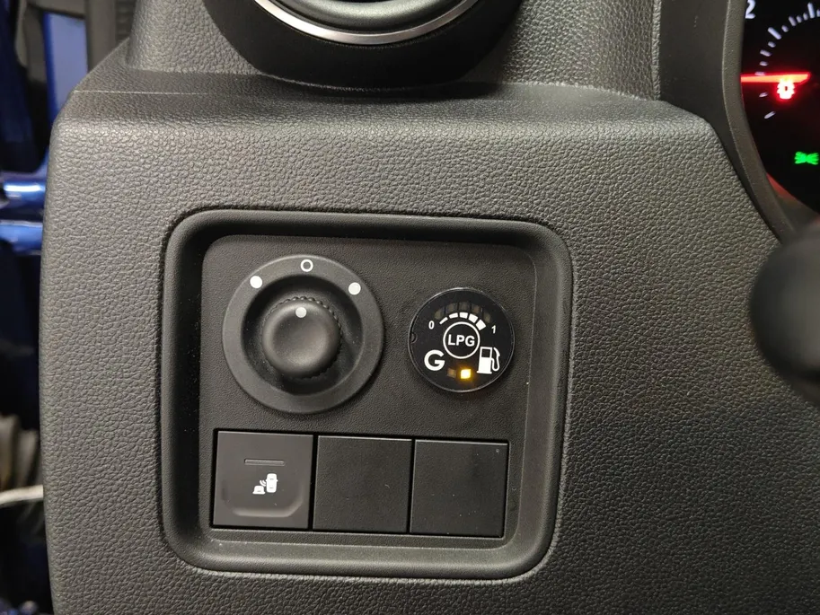 Dacia Duster 1.0 TCe Bi-Fuel Serie Limitee 15th Anniversary NAVI AIRCO CAMERA PARKEERSENSOREN CRUISE CONTROLE LM VELGEN HOGE INSTAP  ZEER MOOIE AUTO OP LPG 12 MAANDEN GARANTIE