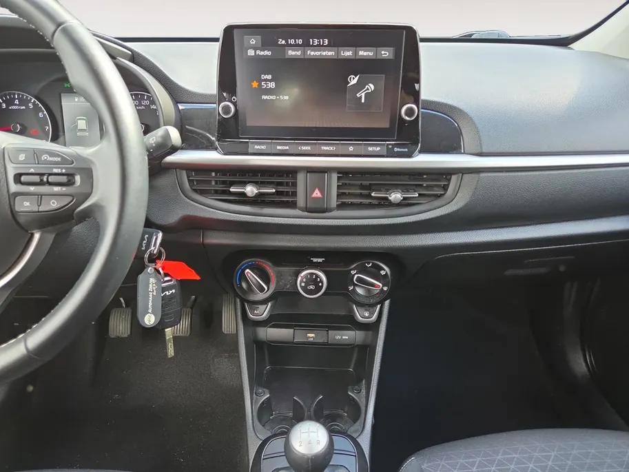 Kia Picanto 1.0i DynamicLine 1e Eigenaar | Dealer onderhouden | Camera | Apple Carplay & Android Auto | Metallic lak | Lichtmetalen velgen | Fabrieksgarantie | NAP