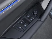 Volkswagen Tiguan 1.5eHybrid 200kW/272PK R-Line · Panoramadak · Trekhaak · 360°Camera + Parkeersensoren · Garantie t/m 20-07-2030 of 100000km.