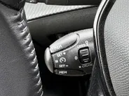 Peugeot 208 1.2 PureTech Active | Navigatie | Airco | Cruise | Rijstrooksensor met correctie | DAB | Apple Carplay/Android Auto
