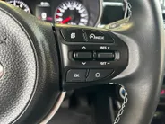 Kia Picanto 1.0 DPi DynamicPlusLine | Apple Carplay / Android Auto | Navigatiesysteem | Lichtsensor | Parkeersensoren + Camera Achter | Cruise Control | Climate Control | 15'Lichtmetalen Velgen