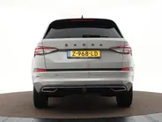 Škoda Kodiaq 1.5 TSI 150pk DSG Sportline Business 7p. · Camera · Inklap. Trekhaak · Keyless · Elek. Bestuurdersstoel + Geheugen · Matrix LED · Garantie t/m 27-05-2028 of 100.000km