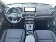 Hyundai Kona 1.6 GDI HEV Fashion Sky | Navigatie| Lichtmetalen velgen| Parkeersensoren| Schuif- kanteldak| Climate Controle| Adaptieve Cruise Controle| Dode hoeksensor|