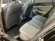 Volkswagen Passat Variant 1.5eTSI/150PK Elegance Business DSG · Trekhaak · Camera · Apple/Android Car Play · Navigatie · Dodehoeksensoren · Massage · Stoelverwarming ·