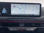Kia EV2 Plus Advanced 42.2 kWh | DEMO | Direct Leverbaar! | 308 km actieradius | Harman Kardon Geluidssysteem | Schuif/Kantel dak | Ambient Lighting | 18' Lichtmetaal | Fabrieksgarantie |