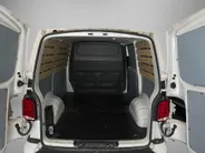 Volkswagen Bedrijfswagens Transporter 2.0 TDI L1H1 28 · Camera · Trekhaak · Apple/Android Car Play · Navigatie · Cruise Control · Vloerplaat · 16'' Inch · Garantie t/m 01-04-2028 of 100.000km