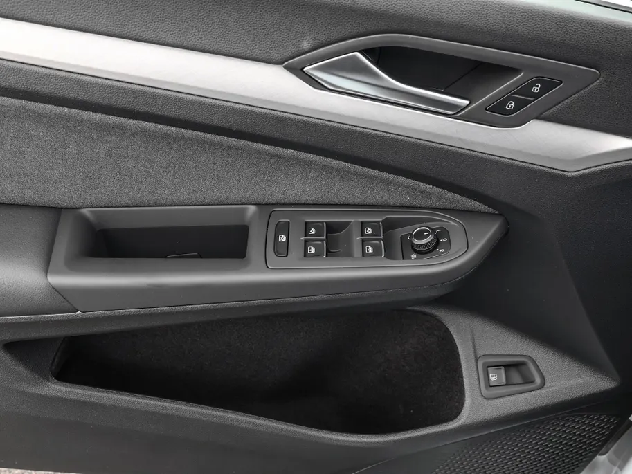 Volkswagen Golf Life Edition 1.5 eHybrid 204 PK 6 versn. DSG · Achteruitrijcamera · Draadloze telefoonlader · Comfort pakket ·
