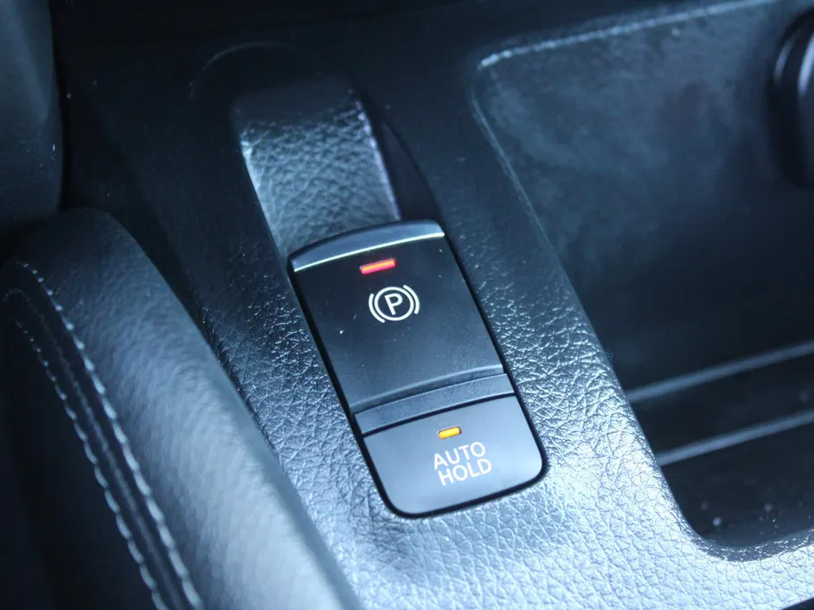 Nissan QASHQAI 1.2 Tekna | Trekhaak | 360 Camera | Pano dak | Stoel-/voorruitverwarming | Dodehoek detectie | Elek. stoelverstelling | Clima | 19' LM | 1e eigenaar |