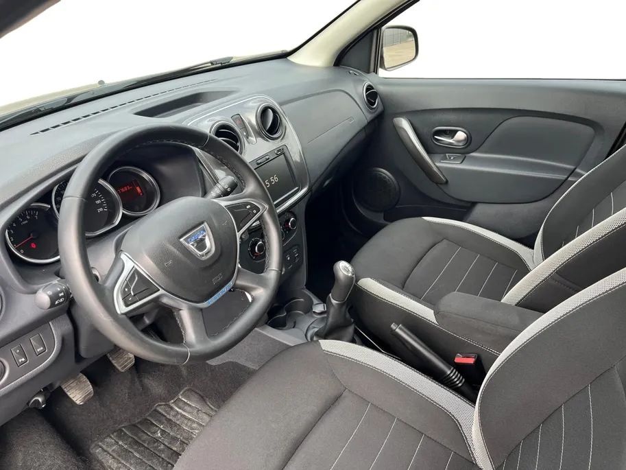 Dacia Sandero 0.9 TCe Tech Road | Achteruitrijcamera | Airco | Navigatie | Cruise | Telefoon |
