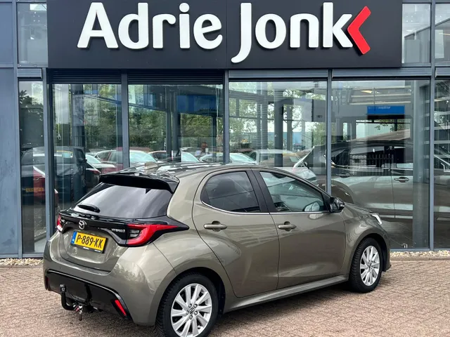 Mazda 2 Hybrid 1.5 Select AUTOMAAT | TREKHAAK | FULL HYBRID | A.CAMERA | HEAD-UP DISPLAY | STOEL- en STUURVERWARMING | APPLE CARPLY/ANDROID AUTO |
