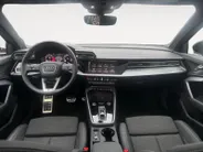 Audi A3 Sportback 35 TFSI S edition | 3X S Line | Schuif-Kantel Dak | Sportstoelen | SONOS | Camera | Stoelverwarming | Apple Carplay | Adaptief Cruise Control | Climate Control