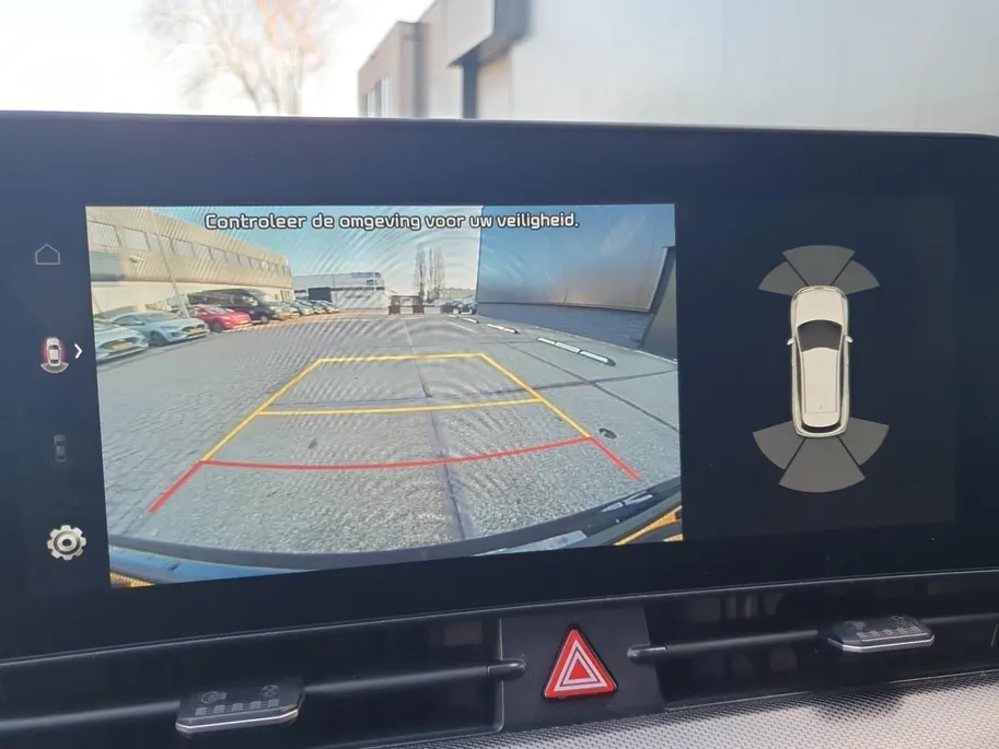 Kia Sportage 1.6 T-GDi Hybrid DynamicPlusLine | Stoel en stuurverwarming | Panorama schuifdak | Elektrisch bedienbare voorstoelen | Navigatie | Dodehoek detectie | Getinte ramen achter |