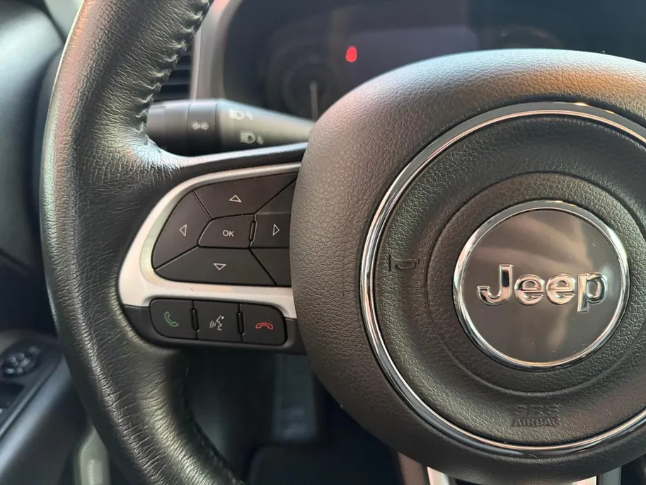 Jeep Renegade 1.5T e-Hybrid S 190PK AUTOMAAT | Black line| Lichtmetalen velgen| Parkeer sensoren V/A| Navigatie| Camera| Climate Control| 4WD drive| Leer| elec. stoel| Reservewiel|