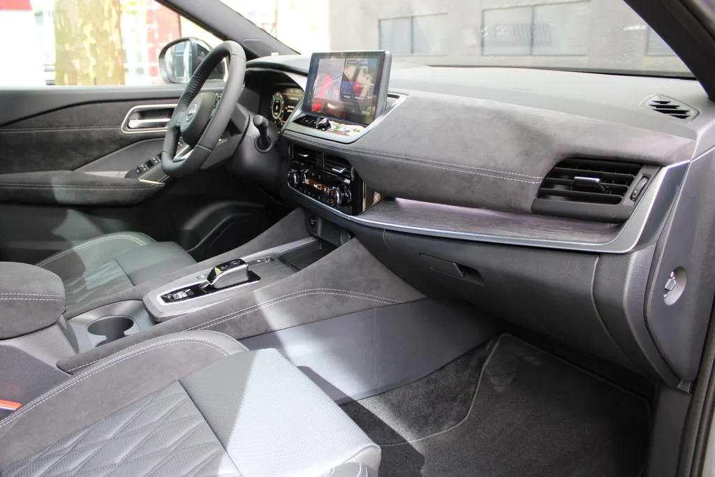 Nissan QASHQAI 1.3 MHEV Xtronic Tekna Plus | 1800KG TREKGEWICHT | €5.000,- VOORRAAD KORTING! | FULL OPTION |