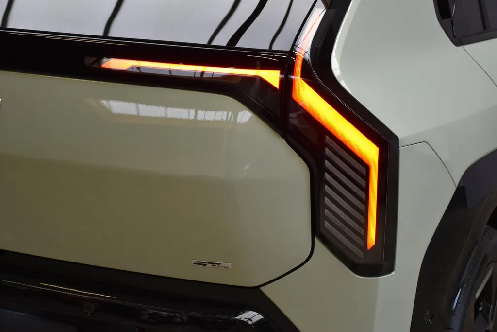 Kia EV3 81,4 kWh 204pk GT-PlusLine NIEUW