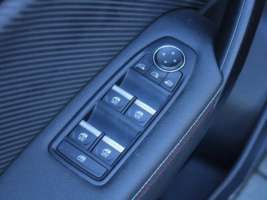 Renault Captur 1.6 E-Tech Hybrid 145 R.S. Line Automaat | Navi | Camera | Keyless | Trekhaak |