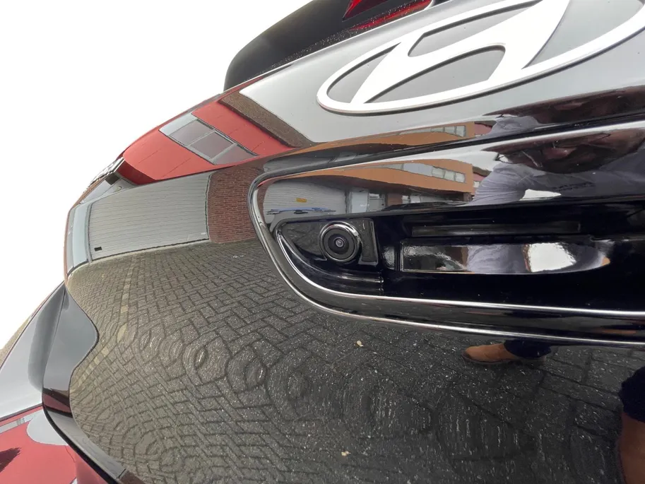 Hyundai i10 1.0 Comfort | Android auto/Carplay | Airco| Navigatie | All season banden | Achteruitrijcamera| Parkeersensoren achter| ZEER WEINIG KILOMETERS!