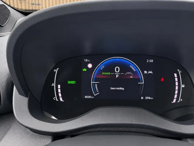 Toyota Yaris Cross 1.5 Hybr 130 Dynamic | Blindspot | Parkeersensoren | All Seasons