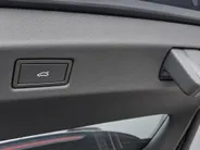 Volkswagen ID.7 Tourer Pro 77 kWh 210kW/286PK · Trekhaak · Navigatie · 360°Camera + parkeersensoren · Garantie t/m 17-10-2027