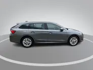 Škoda Octavia Combi 1.5TSI/150PK MHEV FL Design DSG · Panoramadak · Camera + Parkeersensoren · Apple/Android Car Play · Stoelverwarming · Garantie t/m 21-05-2029 of 60000km.