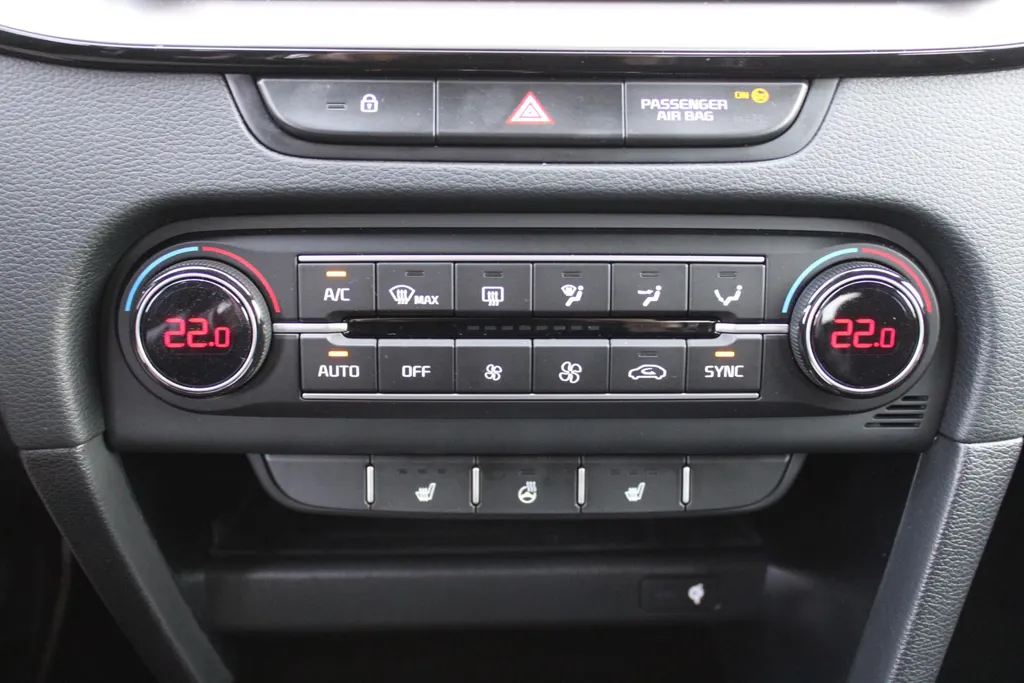 Kia XCeed 1.0 T-GDi DynamicPlusLine | Stuur-/stoelverwarming | Camera | Dodehoek detectie | Elektr. achterklep | 18' LM | Clima | Navi |