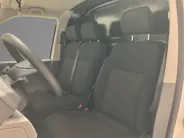 Volkswagen Bedrijfswagens Transporter 2.0TDi 110pk L2H1 30 · Achteruitrijcamera · Trekhaak · Stoelverwarming · Standkachel · Apple Carplay / Android Auto · Dakdragers ·