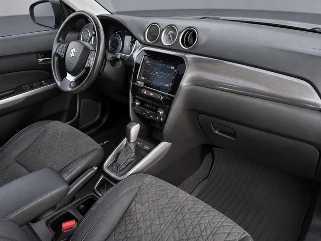 Suzuki Vitara 1.4 BoosterJet Style Hybrid | Panoramadak | Carplay | Trekhaak