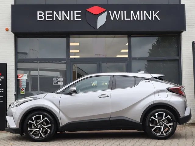 Toyota C-HR 1.8 Hybrid Style Ultimate Blindspot | Stoel en stuurverwarming | All seasons