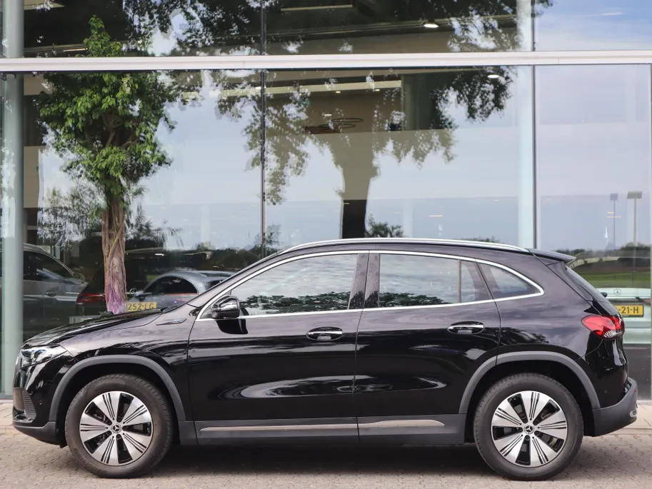 Mercedes-Benz EQA 250 Business Solution Luxury 67 kWh l Keyless l Achteruitrijcamera l Stoelverwarming l Ambiente lichtpakket