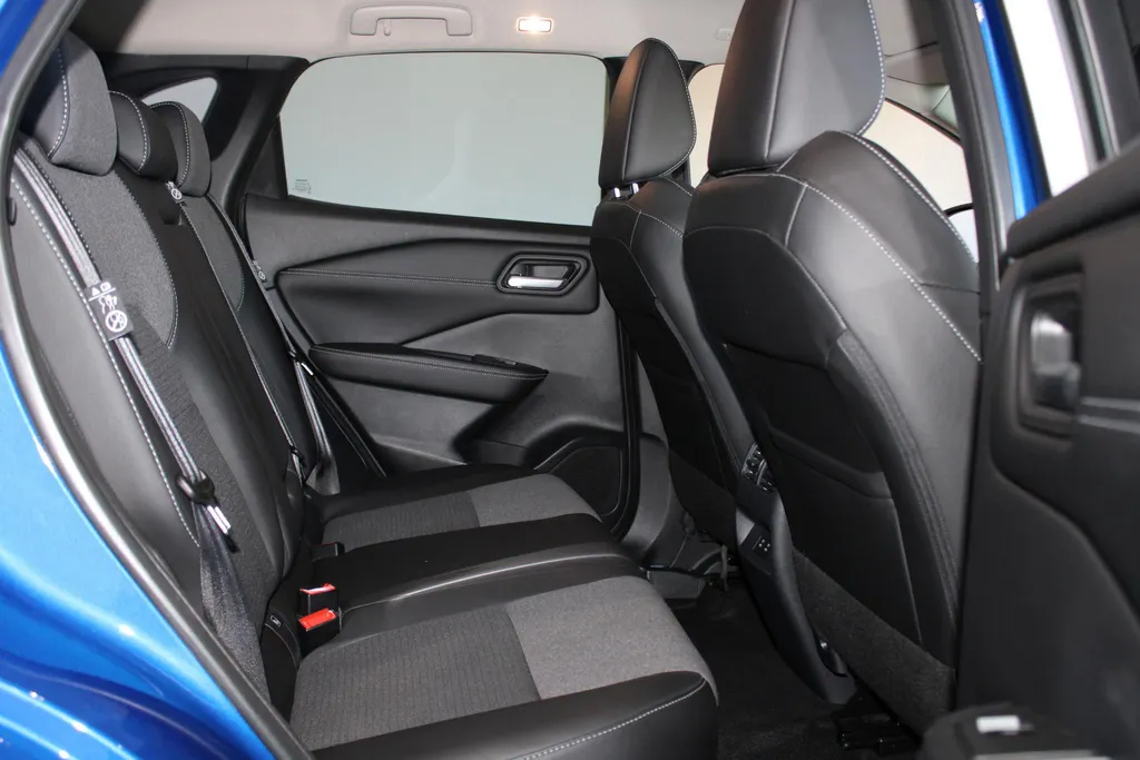 Nissan QASHQAI 1.5 e-Power Business Design | Navigatie| camera 360vieuw| Apple Carplay & Android auto | Pdc voor en achter | Two-tone lak | LM wielen | Pro-pilot | Climate controle | Inklapbare buitenspiegels | I-key |