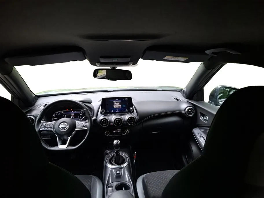 Nissan Juke 1.0 DIG-T N-Connecta | Licht metalen velgen| Metallic lak| Parkeersensoren voor en achter| Navi icm Apple/Android auto | 1ste eigenaar | Lage kilometerstand