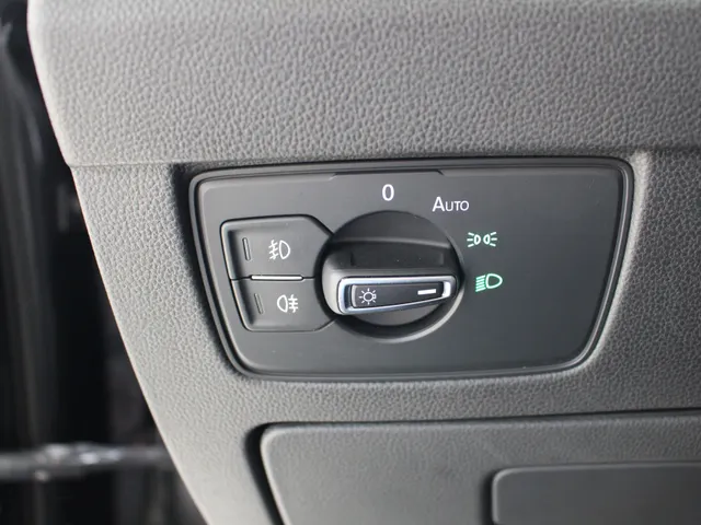 Volkswagen Passat Variant 1.5 TSI DSG Business | Navigatie | PDC + Camera | App Connect