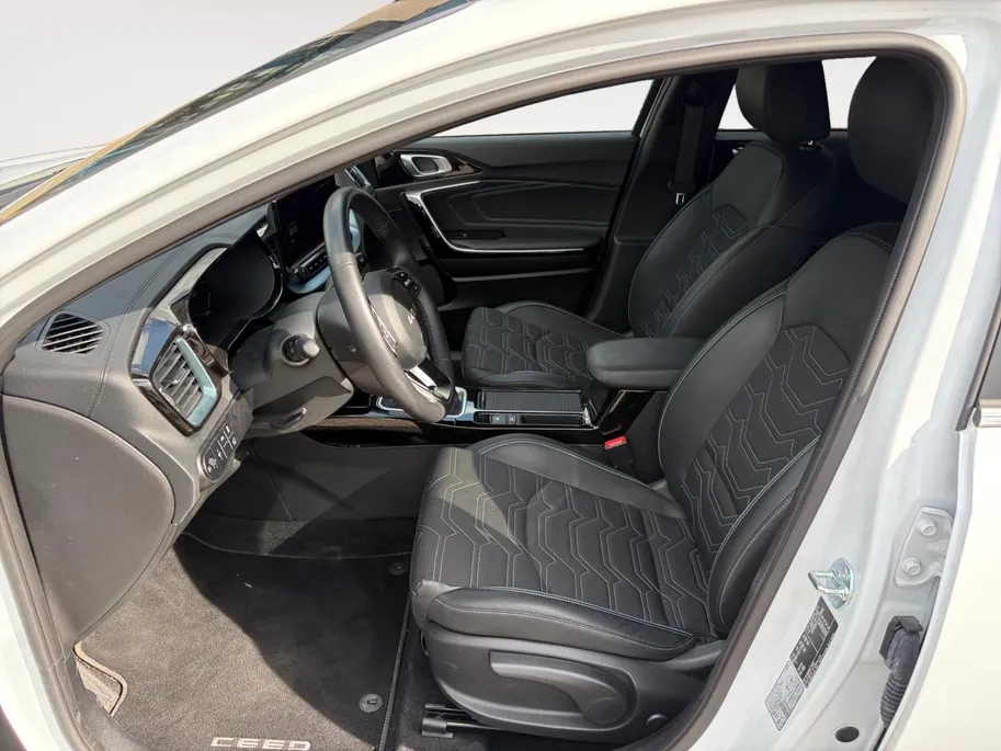 Kia Ceed Sportswagon 1.0 T-GDi Design Edition | NAVI | *JBL SOUND | APPLE CARPLAY / ANDROID AUTO | CAMERA | NAVI | JBL SOUND | LAGE KM-STAND | STUUR/ STOELVERWARM. | FABRIEKSGARANTIE T/M 2035 |
