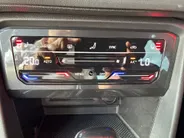 Volkswagen Tiguan 1.4 TSI 245pk DSG eHybrid R-Line Business · Camera · Stuur- & Stoelverwarming · Dodehoeksensor · Parkeer Assistent · Elek. Achterklep · 19'Velgen ·